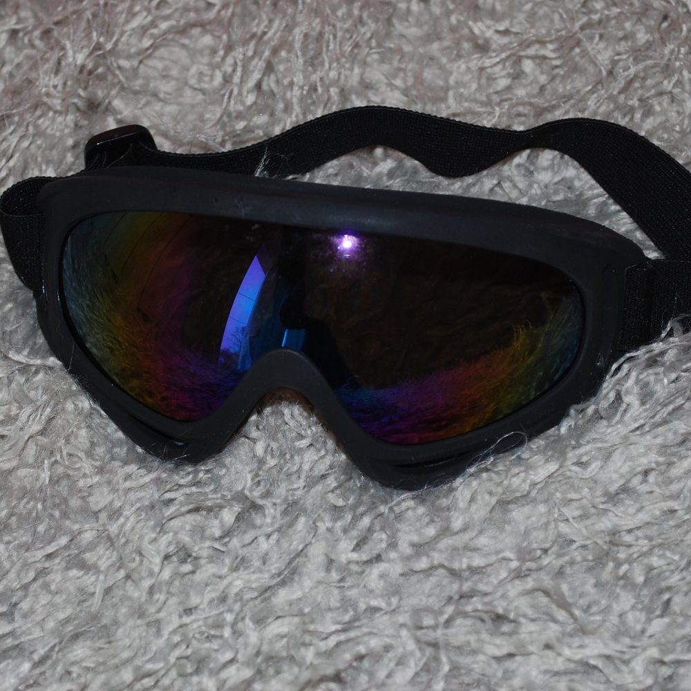 snowboarding googles